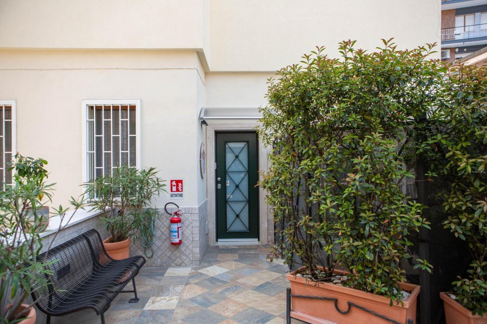 Little Rock Guest House Gaeta Buitenkant foto
